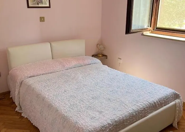With Parking Space Stinjan, - 22993 Daire Pula