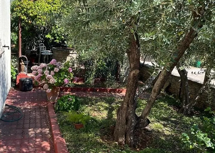 With Parking Space Stinjan, - 22993 Pula