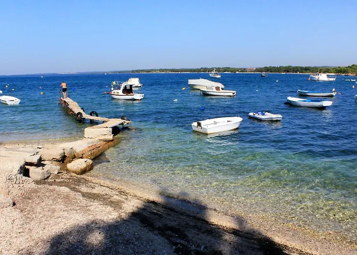 Lägenhet With Parking Space Stinjan, - 22993 *