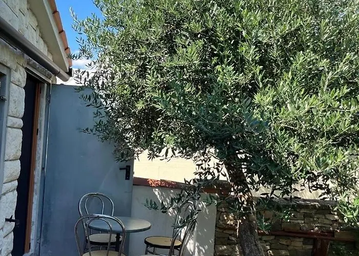 Lägenhet With Parking Space Stinjan, - 22993